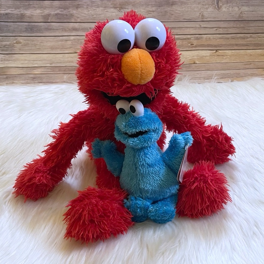 Hasbro Sesame Street Play All Day Interactive Elmo - Picture 13 of 13